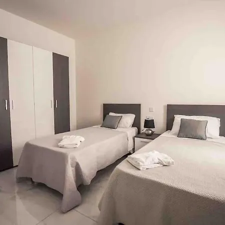 Meadow View Saint Pauls Bay Flat 4 *