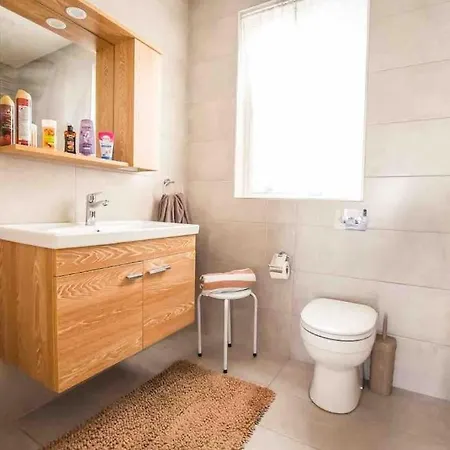 Meadow View Saint Pauls Bay Flat 4 *