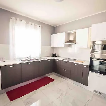 Meadow View Saint Pauls Bay Flat 4 דירה *